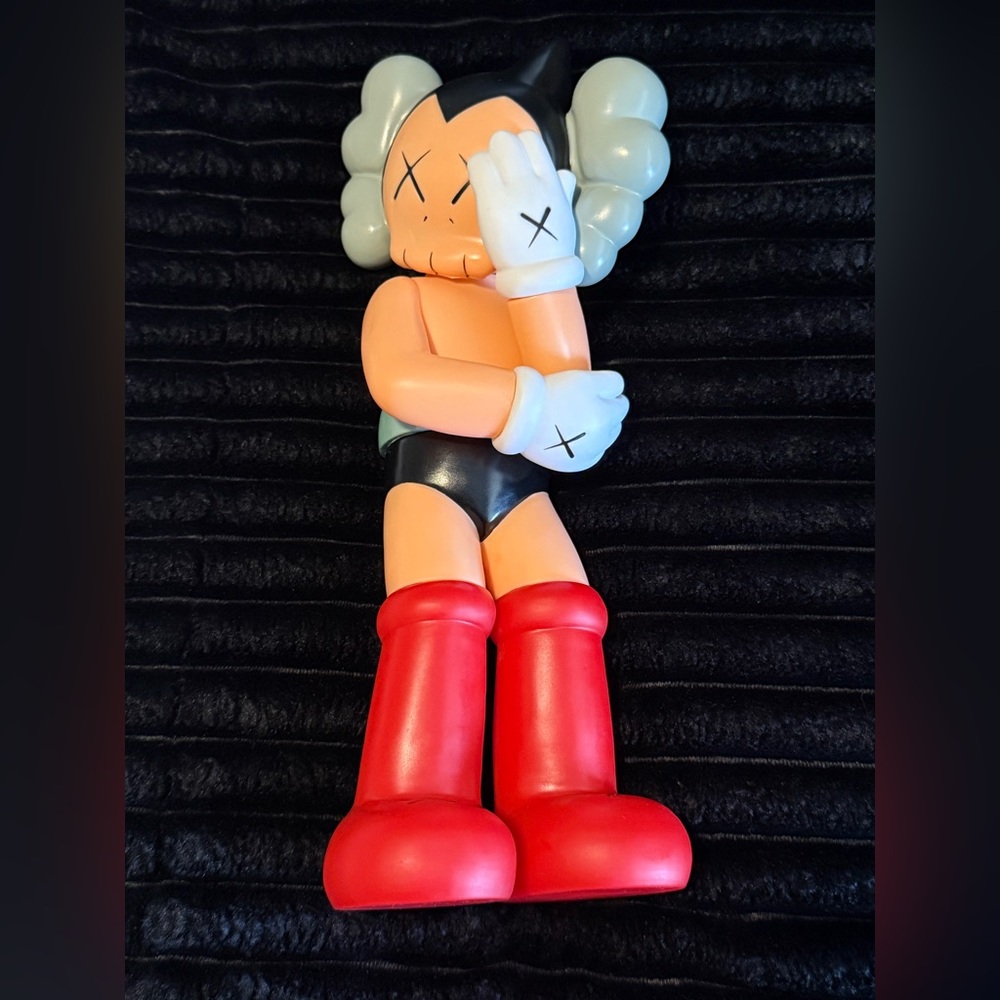 KAWS Astro Boy Vinyl Figure Gray Action Figure  Fashion Decorations Models